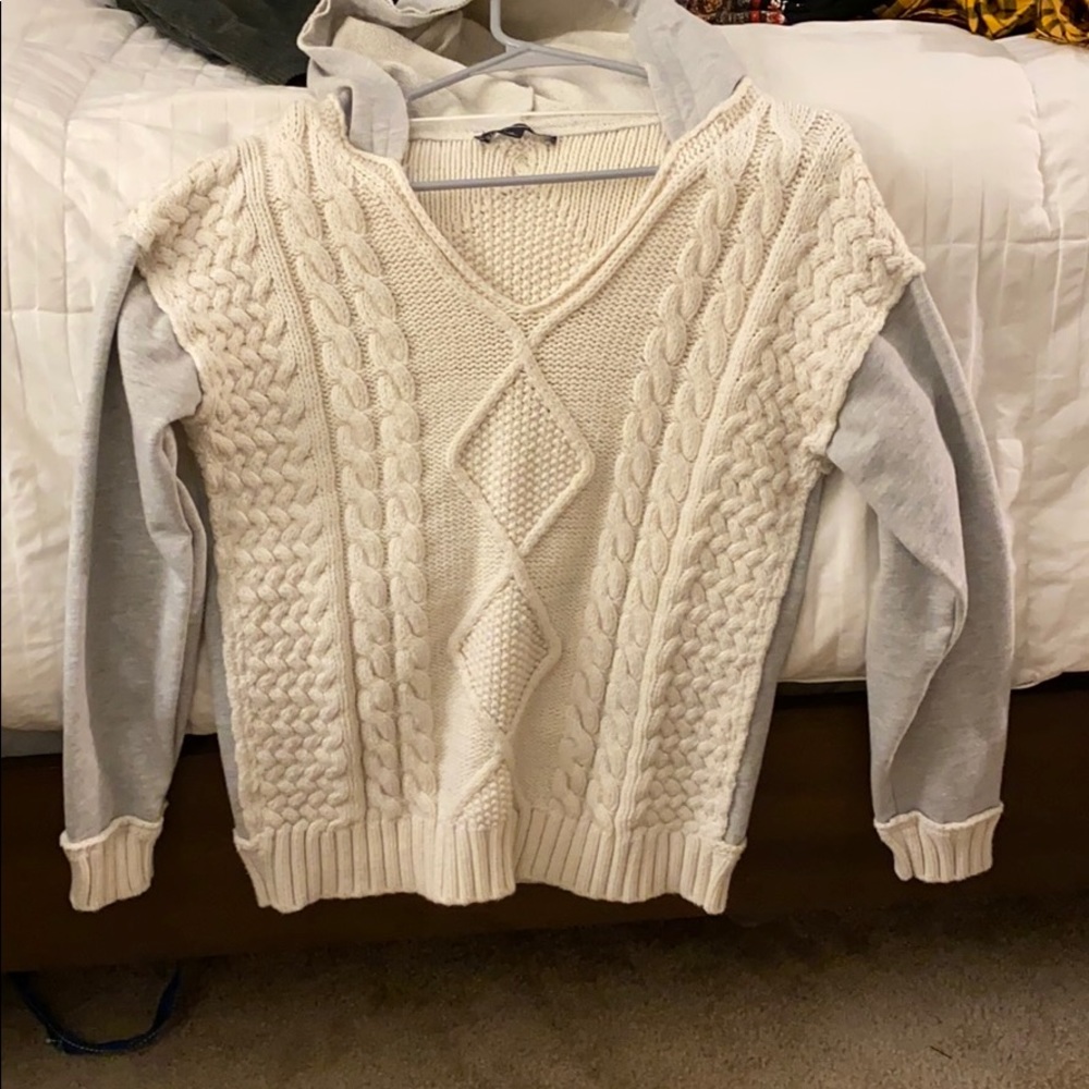 Grey/ white sweater sweatshirt!